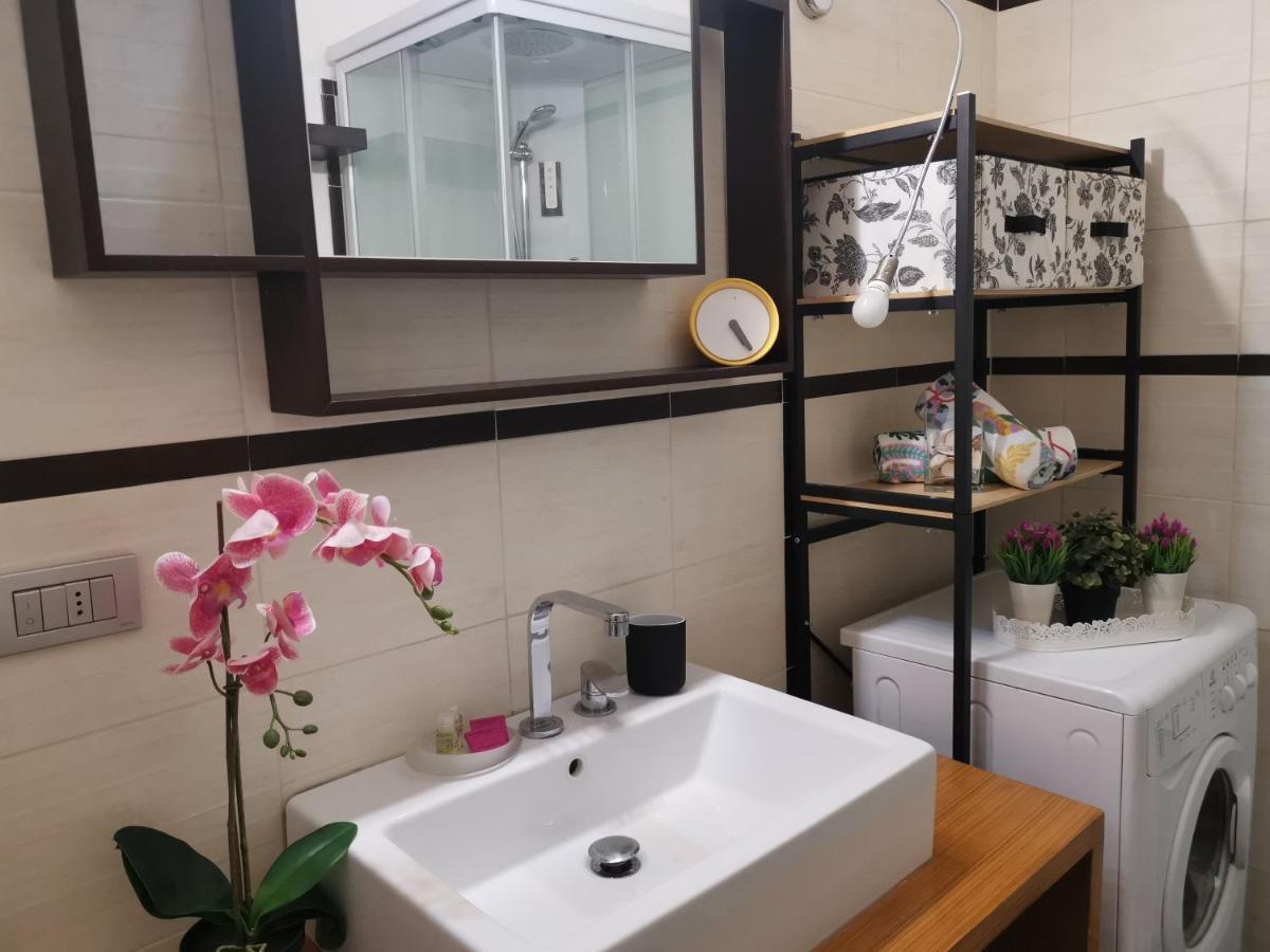 Bnbook Trilo Mind Rho Trilocale Con 2 Camere E 2 Bagni 外观 照片